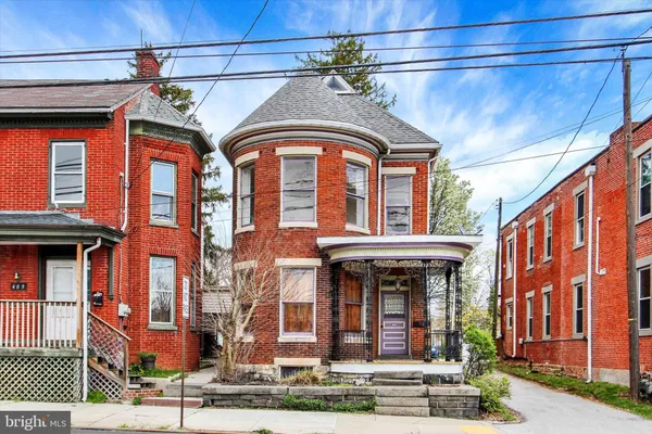 $339,999 | 407 Carlisle Street, Hanover, PA 17331