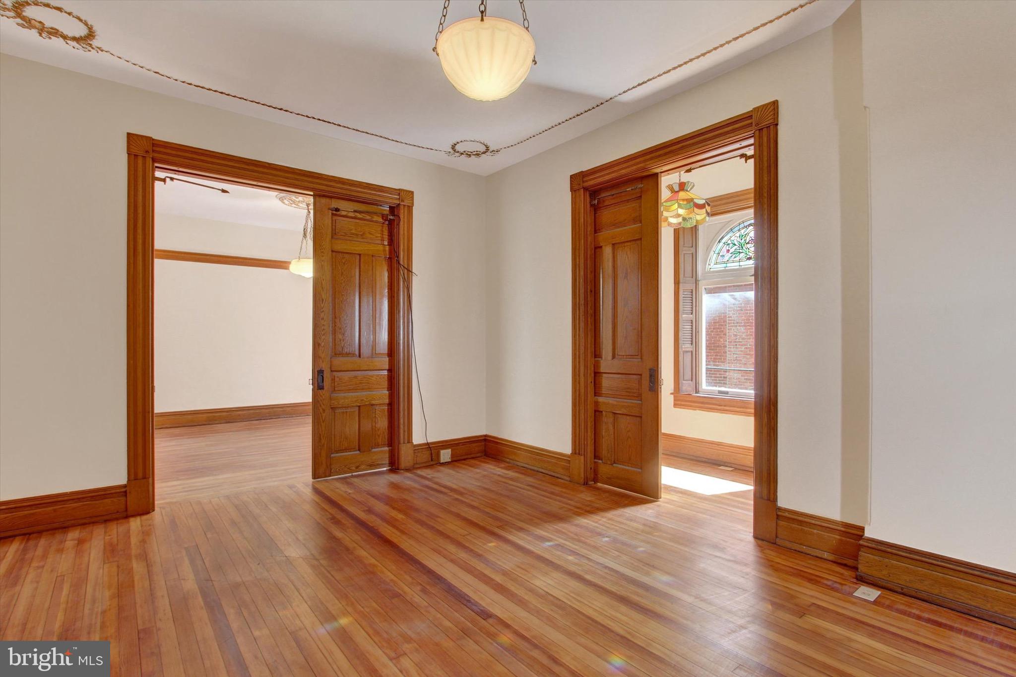 407 Carlisle Street Hanover, PA 17331 - Photo 11 of 38