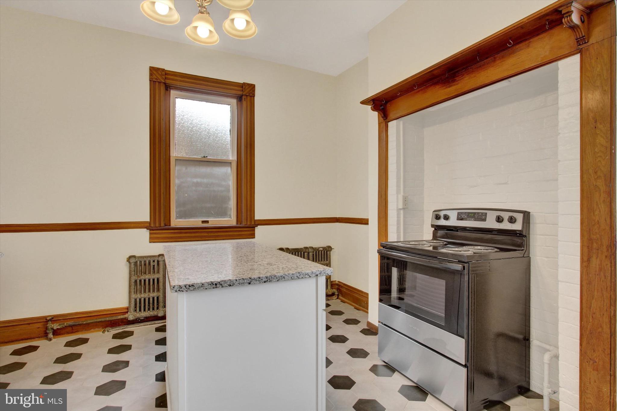 407 Carlisle Street Hanover, PA 17331 - Photo 15 of 38