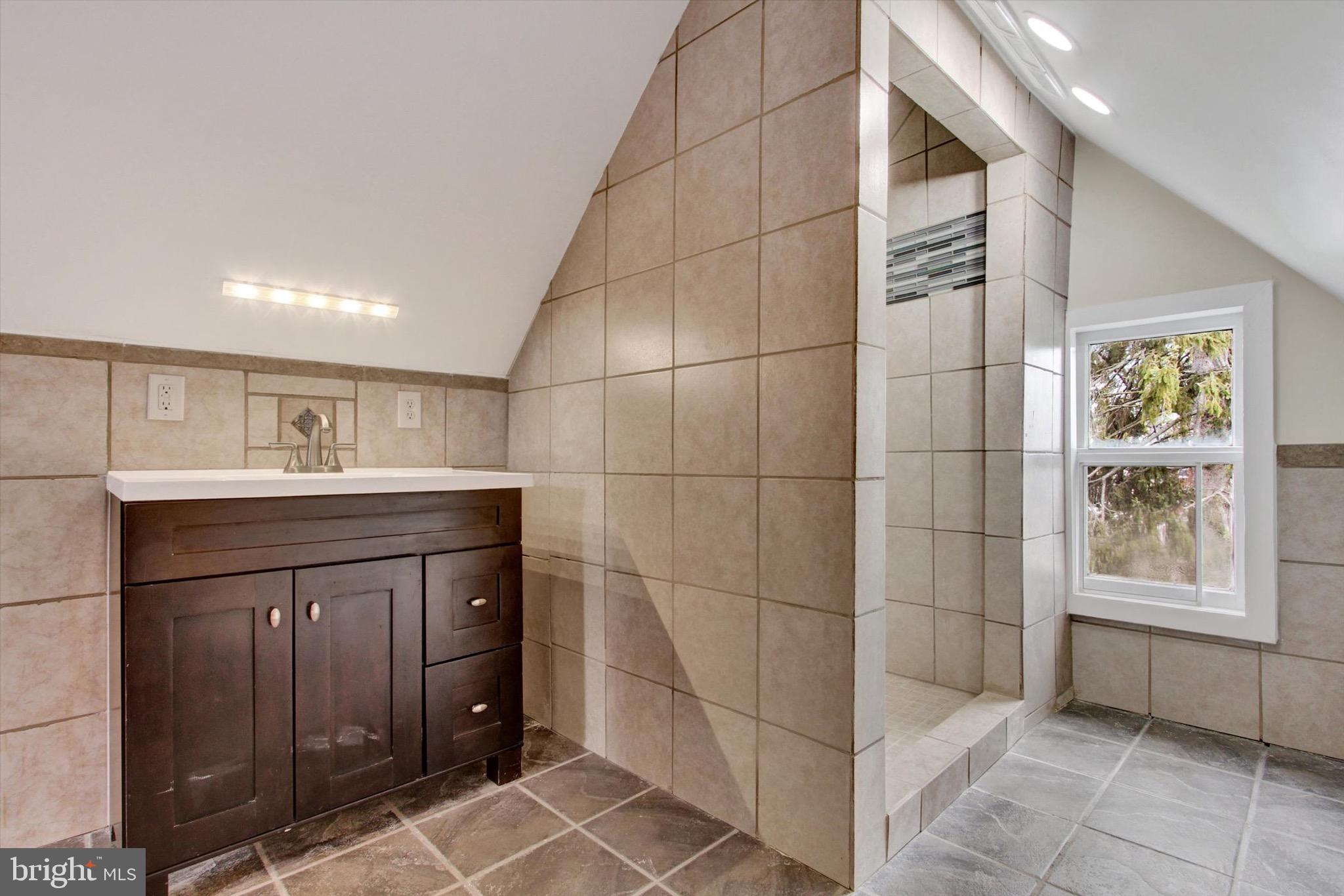 407 Carlisle Street Hanover, PA 17331 - Photo 25 of 38