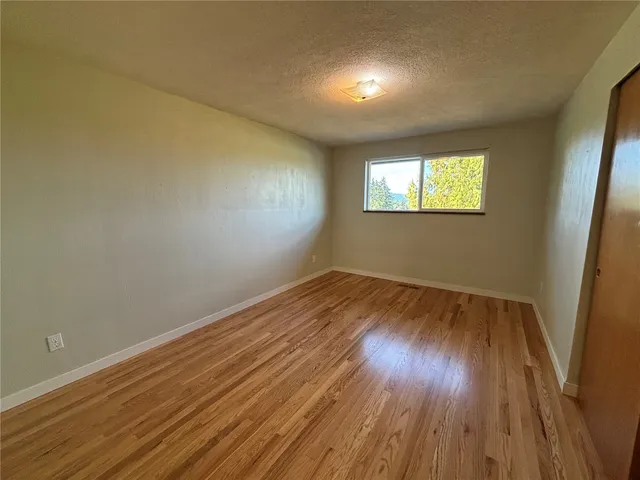 $2,900 | 3257 Halverson Avenue, Bremerton, WA 98310