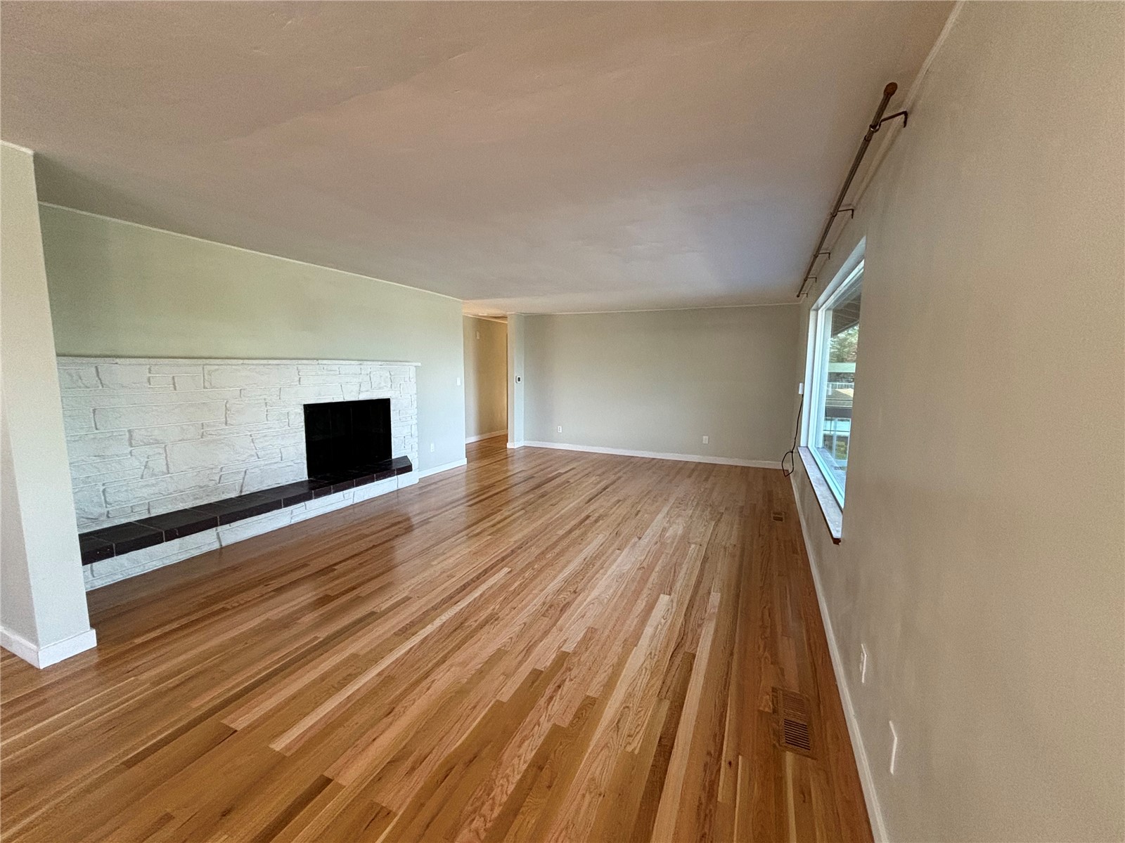 3257 Halverson Avenue Bremerton, WA 98310 - Photo 4 of 20