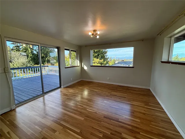 $2,900 | 3257 Halverson Avenue, Bremerton, WA 98310