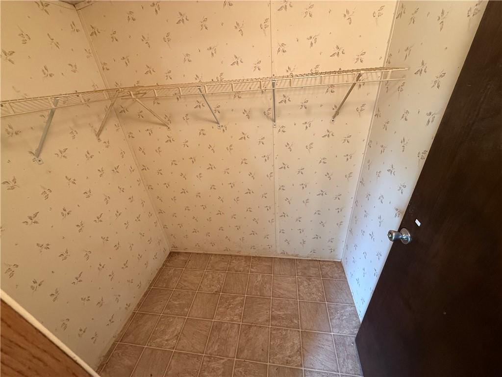 18505 East Truman Road Independence, MO 64057 - Photo 17 of 25