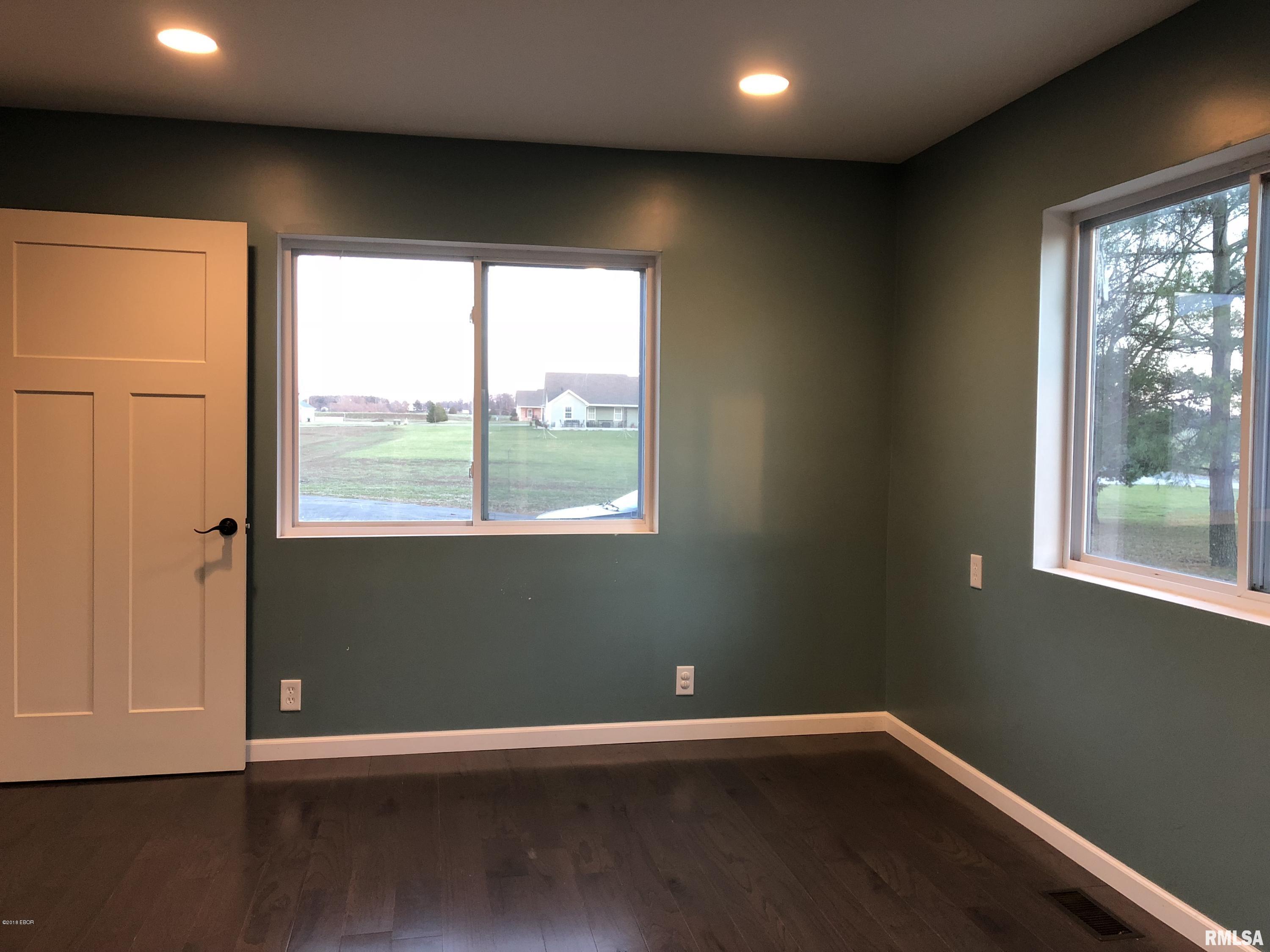 13250 Cochran Road Marion, IL 62959 - Photo 8 of 26 Gallery Image 8