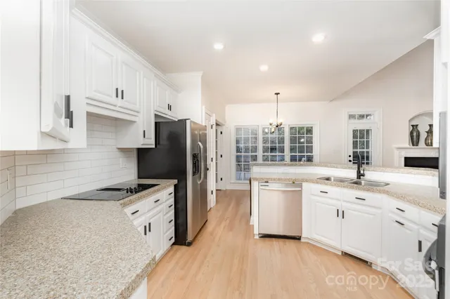 $559,900 | 2723 Sawgrass Ridge Place, Charlotte, NC 28269