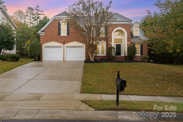 $559,900 | 2723 Sawgrass Ridge Place, Charlotte, NC 28269