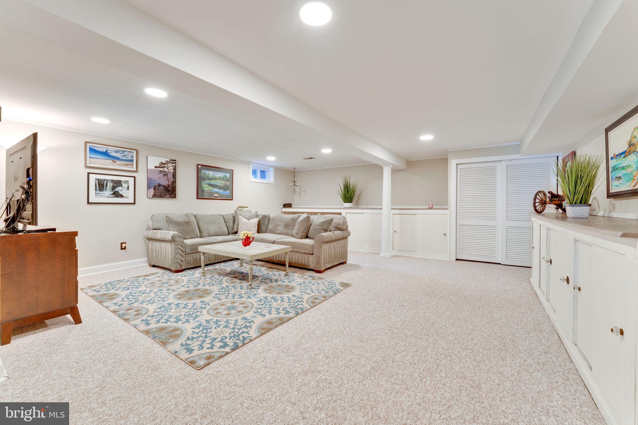 501 Ridge Road Southwest Vienna, VA 22180 - Photo 33 of 54 a living room with furniture and a couch