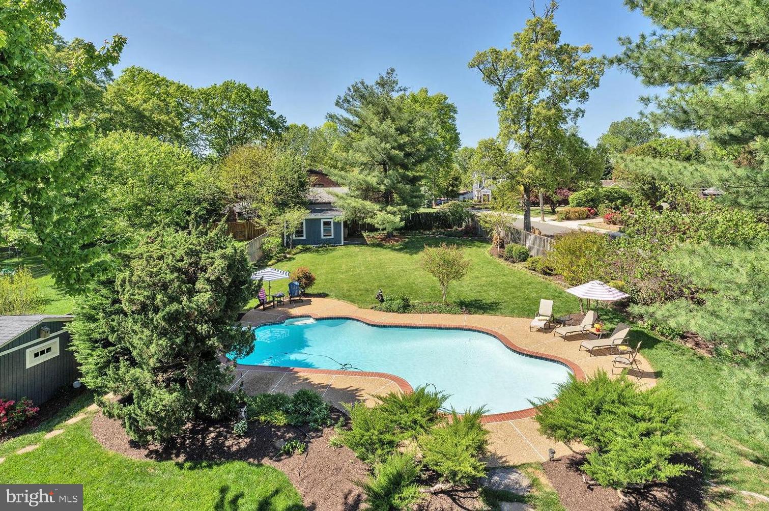 501 Ridge Road Southwest Vienna, VA 22180 - Photo 50 of 54 an aerial view of a house with a yard