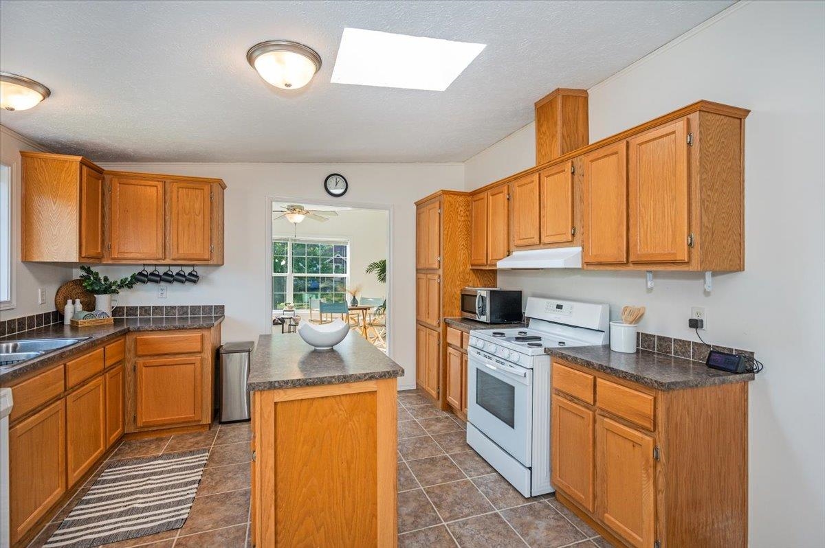 420 6th Avenue East Superior, WI 54880 - Photo 8 of 23