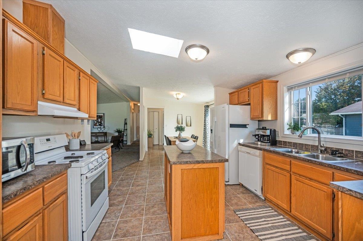 420 6th Avenue East Superior, WI 54880 - Photo 9 of 23