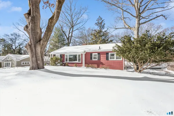 $750,000 | 6 Acorn Lane, Norwalk, CT 06854