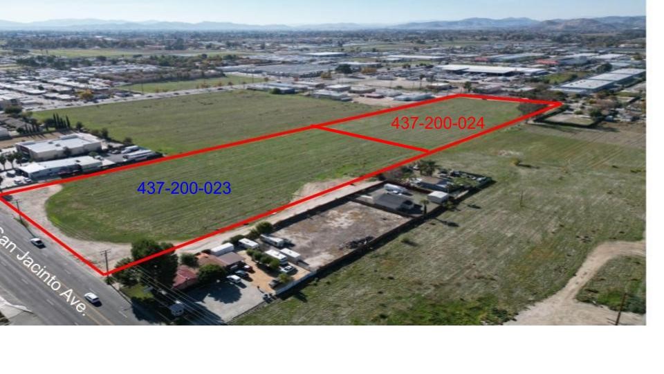 1300 South San Jacinto Avenue San Jacinto, CA 92583 - Photo 3 of 12 a view of a tennis ground with a large park