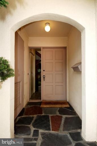 11655 Mediterranean Court Reston, VA 20190 - Photo 9 of 30 Exterior #4