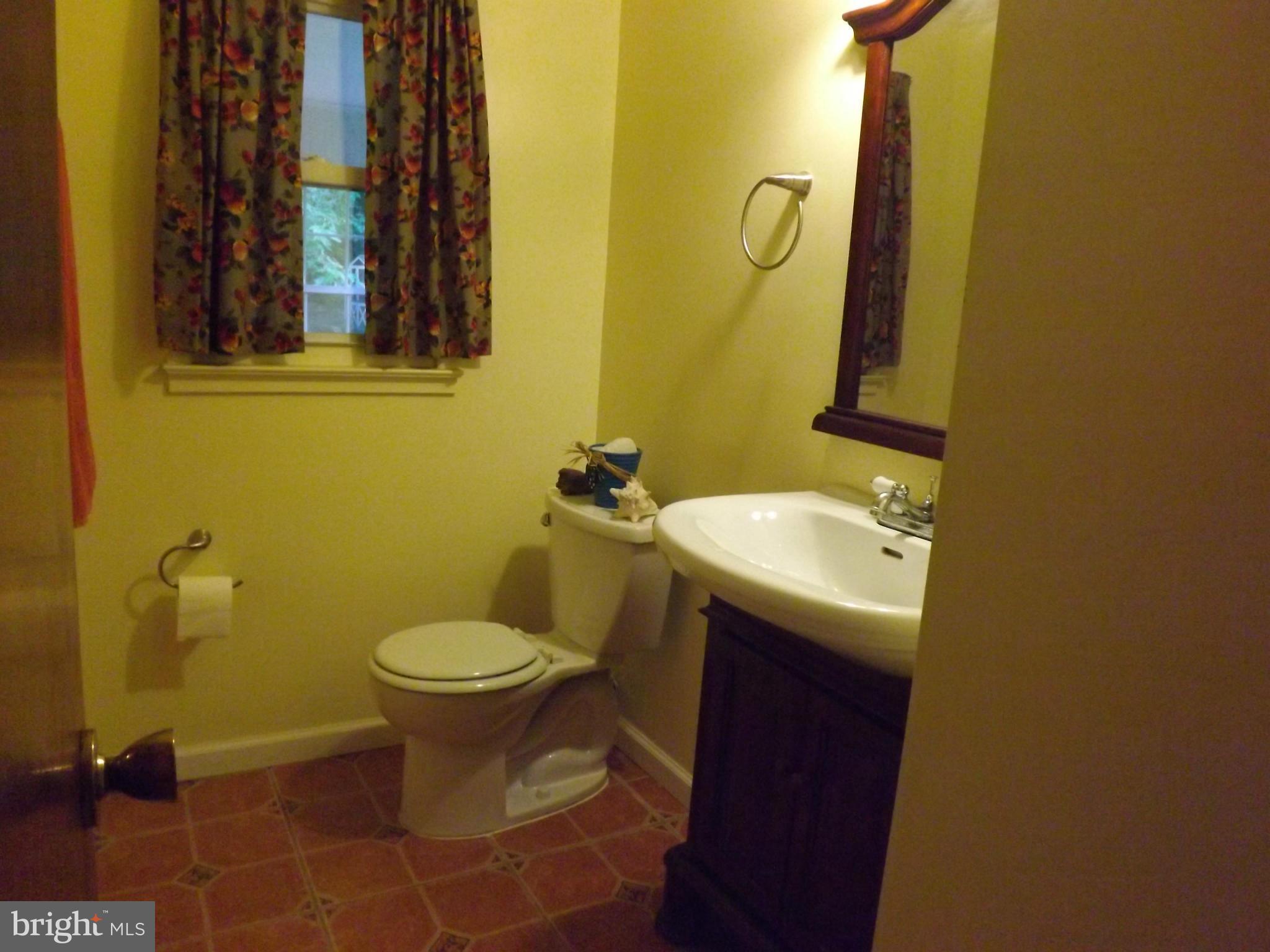 3919 Findley Road Woodbridge, VA 22193 - Photo 15 of 24 Bath