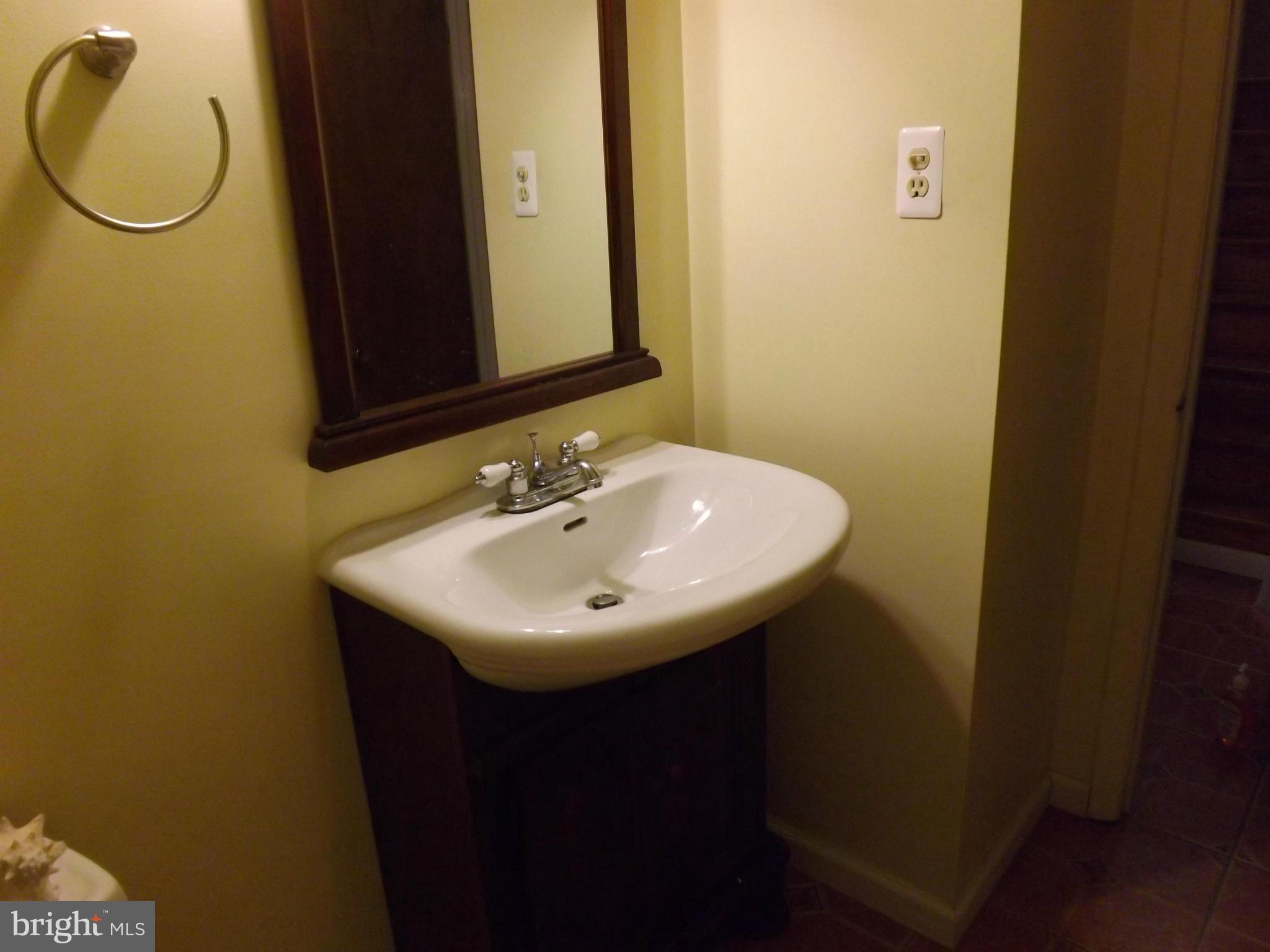 3919 Findley Road Woodbridge, VA 22193 - Photo 16 of 24 Bath