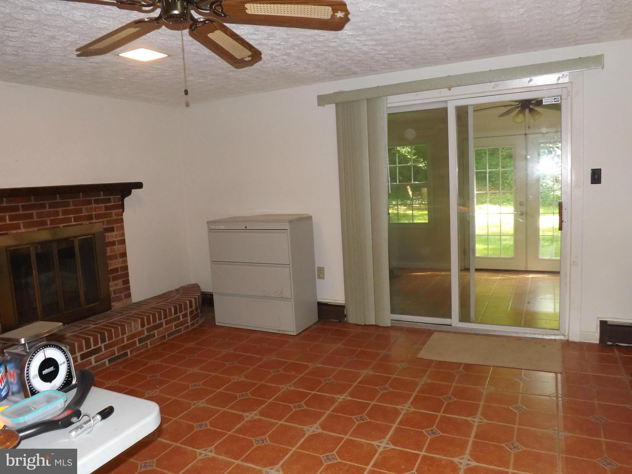 3919 Findley Road Woodbridge, VA 22193 - Photo 17 of 24 Family Room