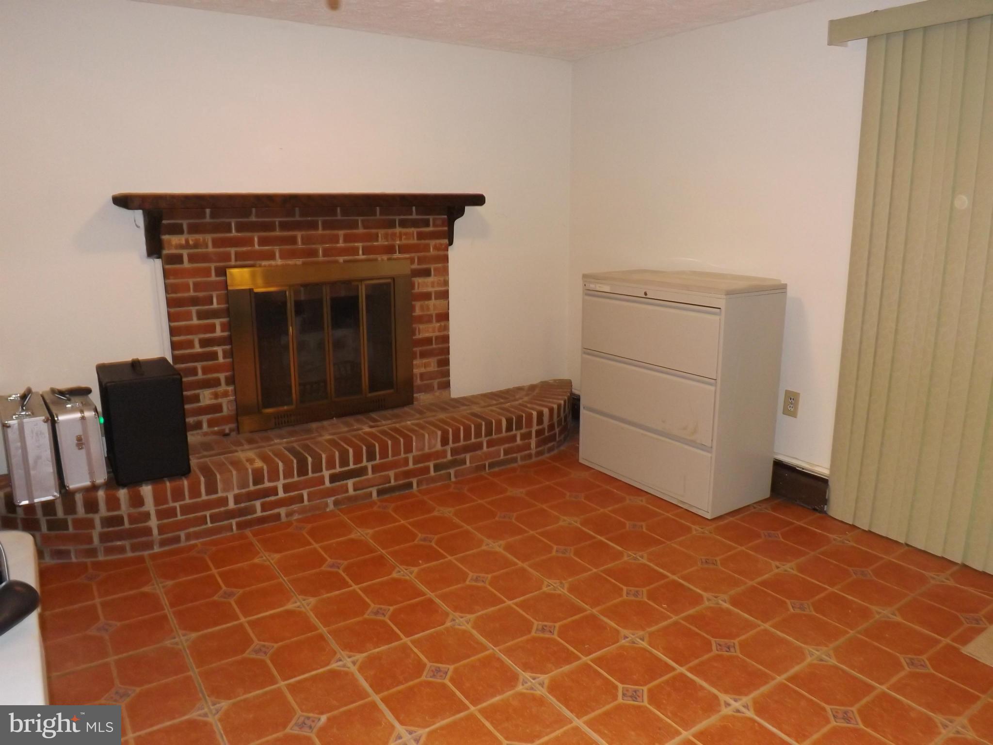 3919 Findley Road Woodbridge, VA 22193 - Photo 18 of 24 Family Room