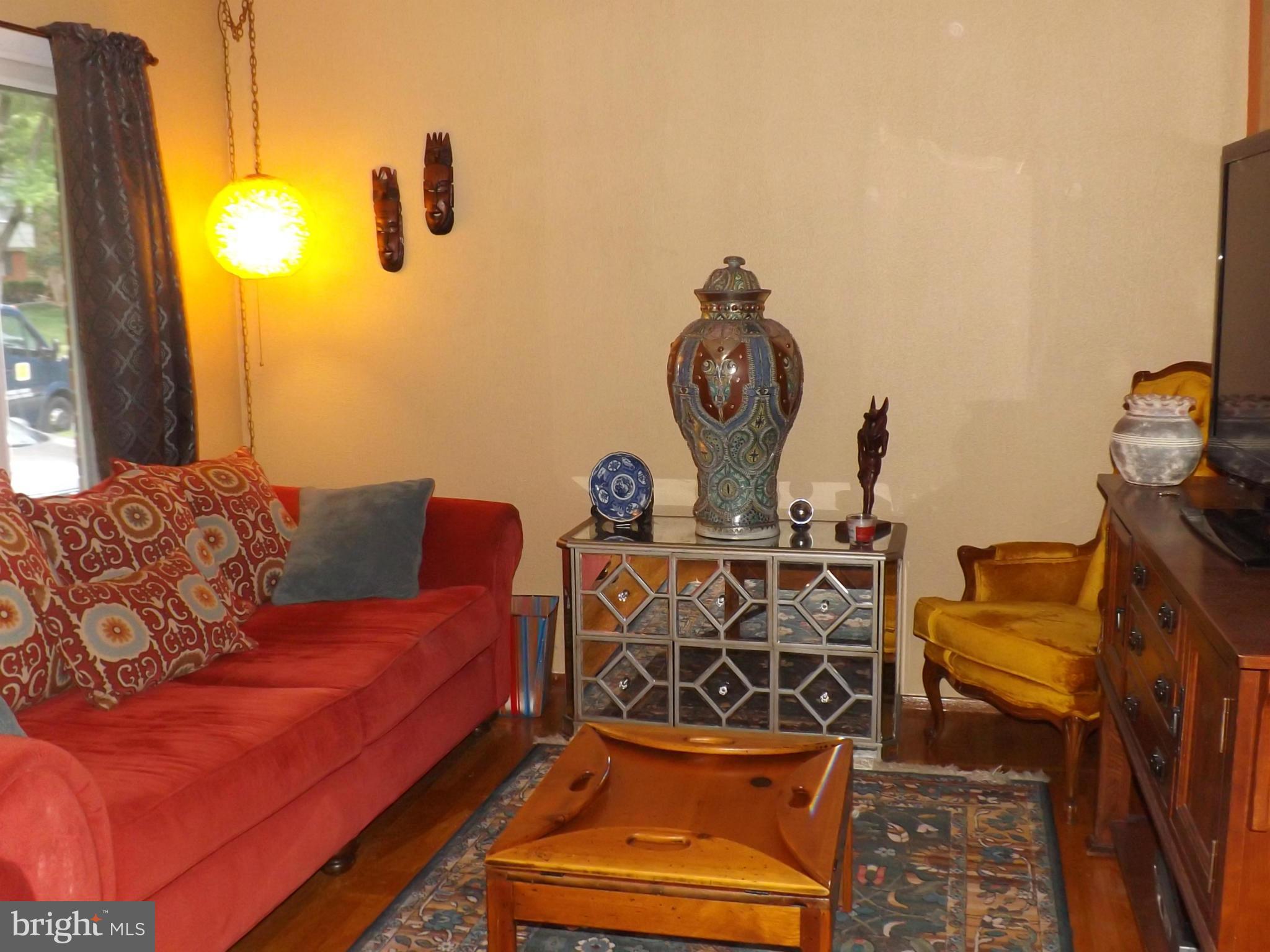 3919 Findley Road Woodbridge, VA 22193 - Photo 3 of 24 Living Room