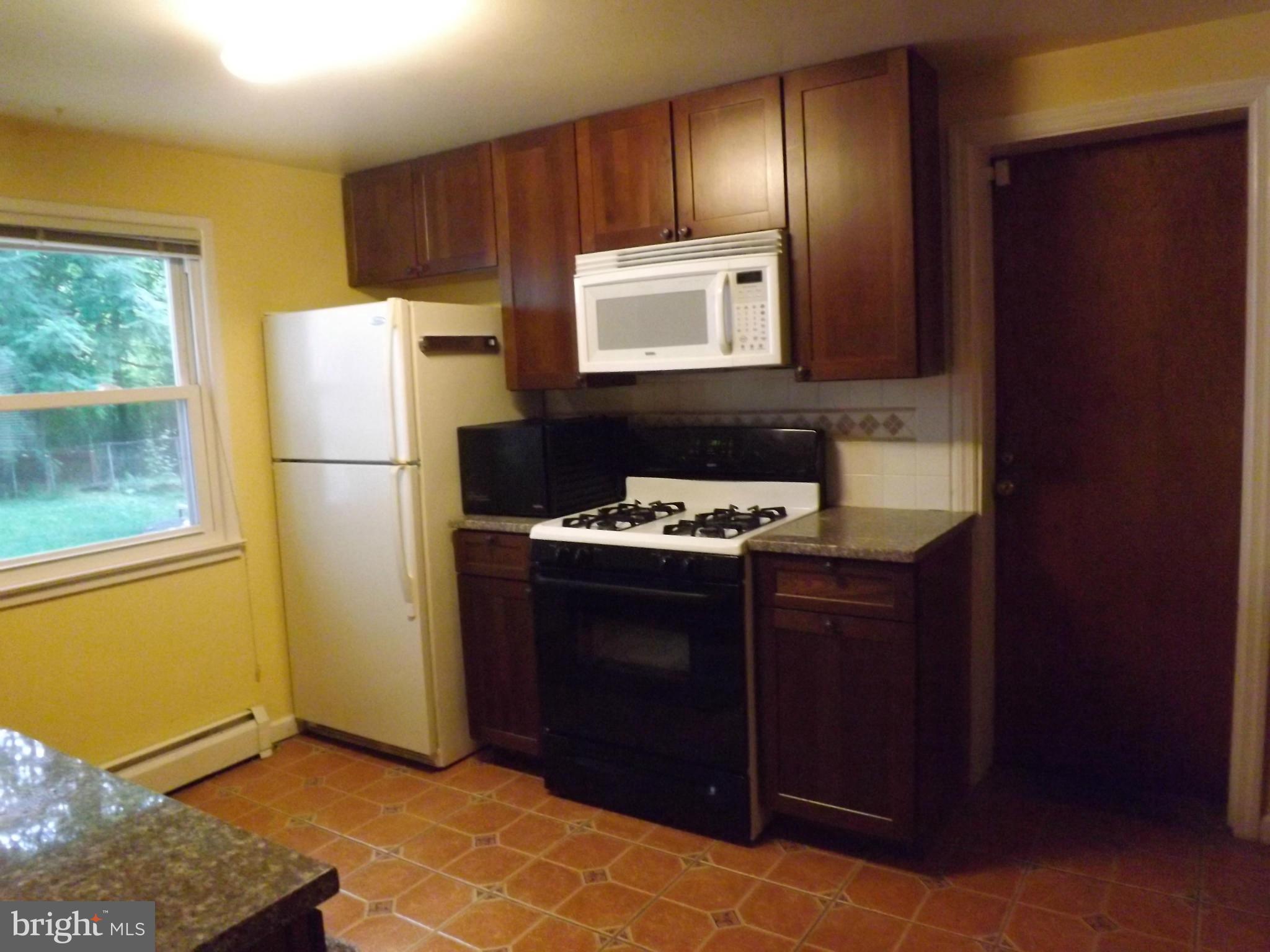 3919 Findley Road Woodbridge, VA 22193 - Photo 10 of 24 Kitchen