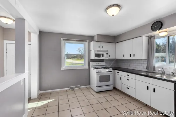 $414,900 | 5817 Country View Drive, Allendale, MI 49401