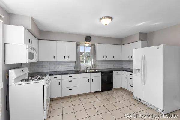 $414,900 | 5817 Country View Drive, Allendale, MI 49401