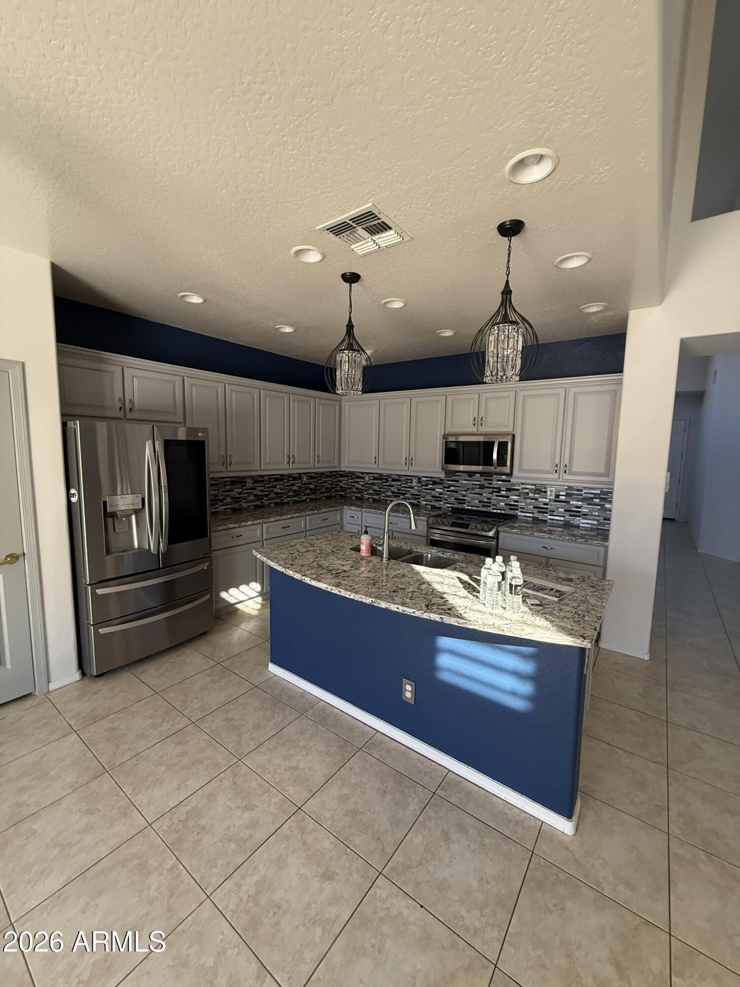 40332 North High Noon Way Phoenix, AZ 85086 - Photo 5 of 15 Kitchen