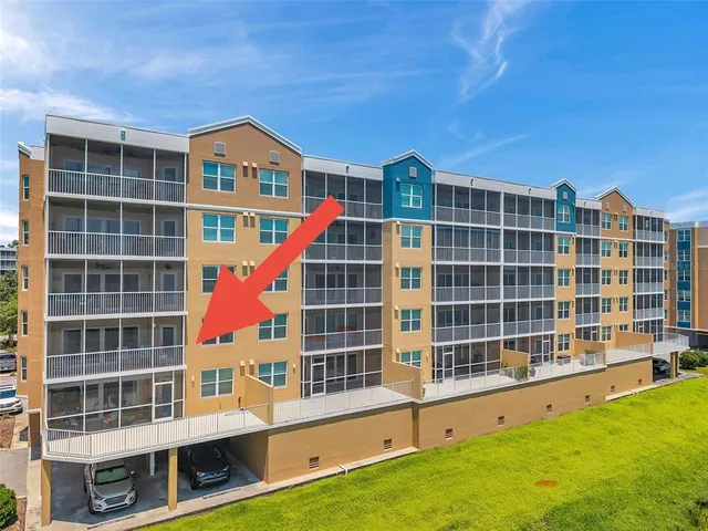 $530,000 | 960 Starkey Road, Unit 8206, Largo, FL 33771