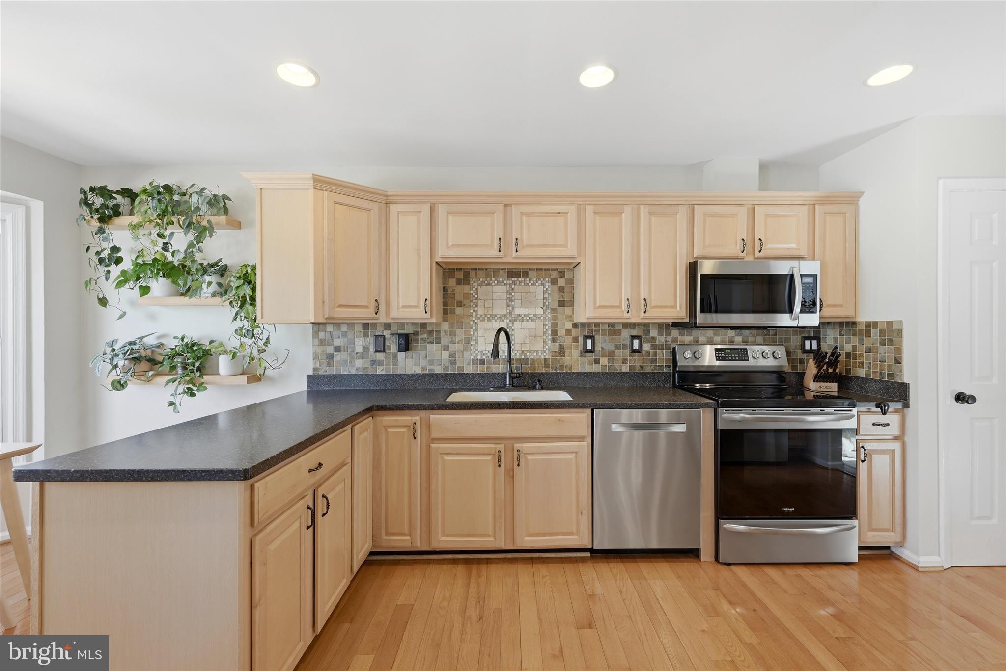 15502 Laurel Ridge Road Dumfries, VA 22025 - Photo 12 of 72 Kitchen