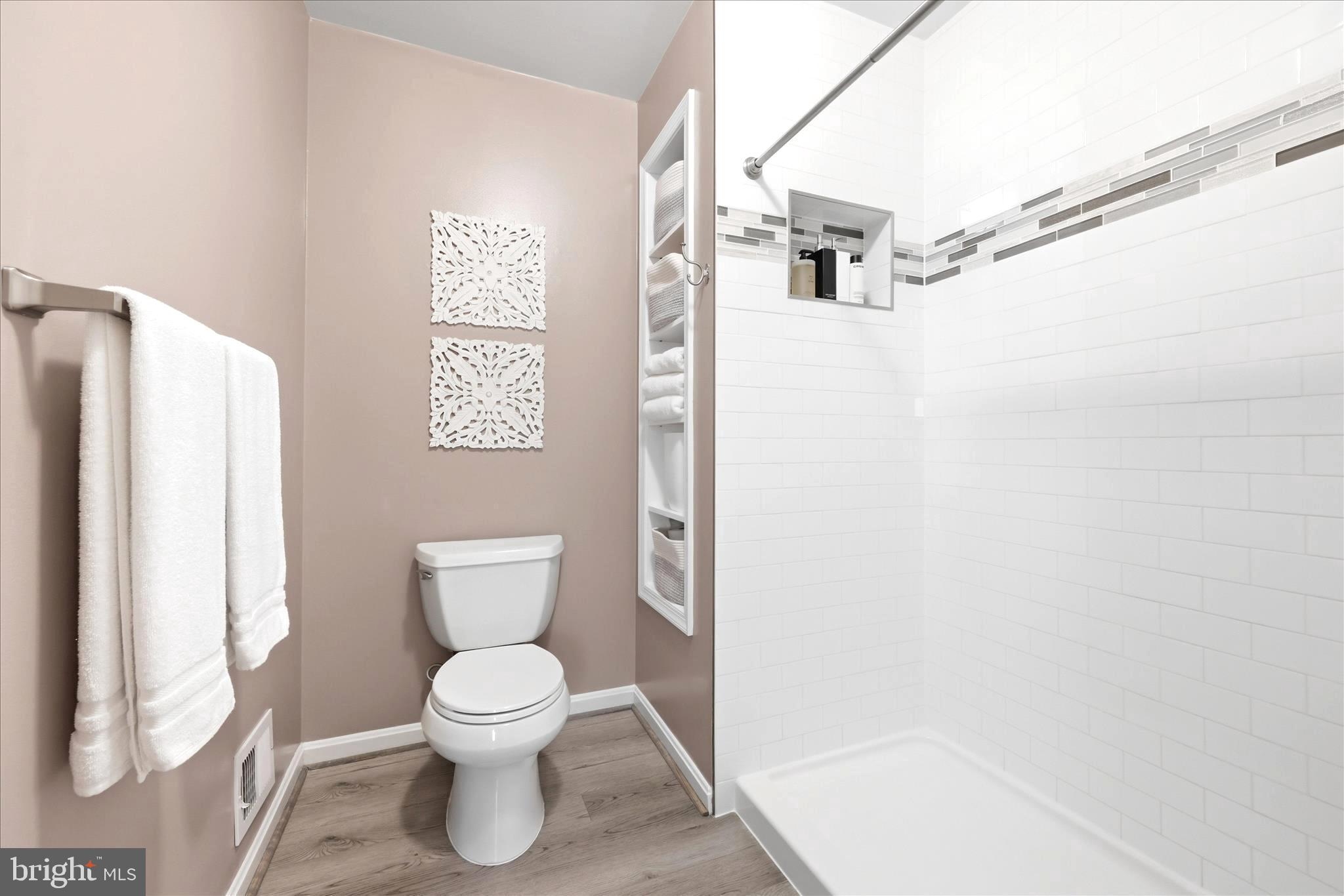 15502 Laurel Ridge Road Dumfries, VA 22025 - Photo 25 of 72 Bathroom