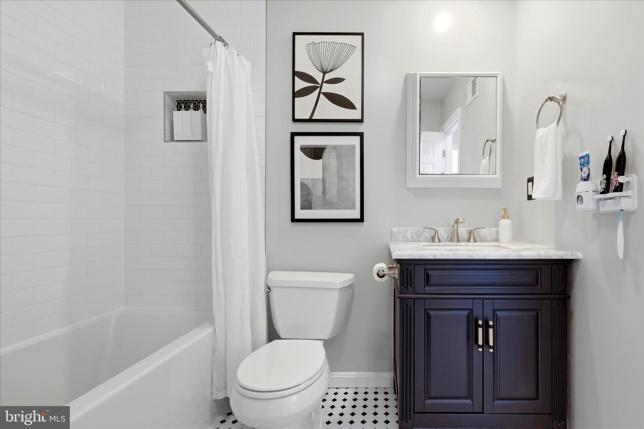 15502 Laurel Ridge Road Dumfries, VA 22025 - Photo 33 of 72 Bathroom