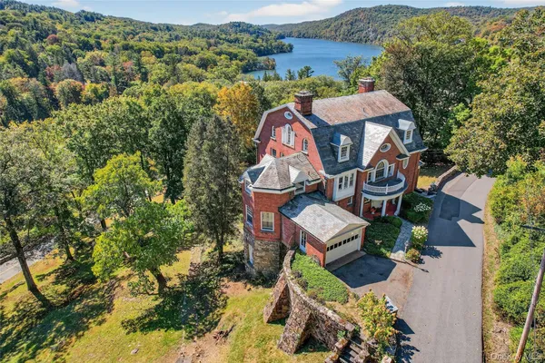 $2,400,000 | 74 Tower Hill Loop, Tuxedo Park, NY 10987