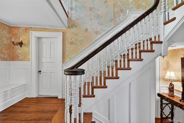 a view of an entryway