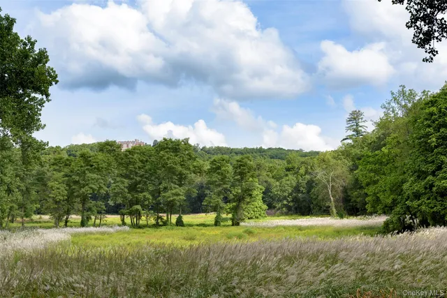 $2,400,000 | 74 Tower Hill Loop, Tuxedo Park, NY 10987