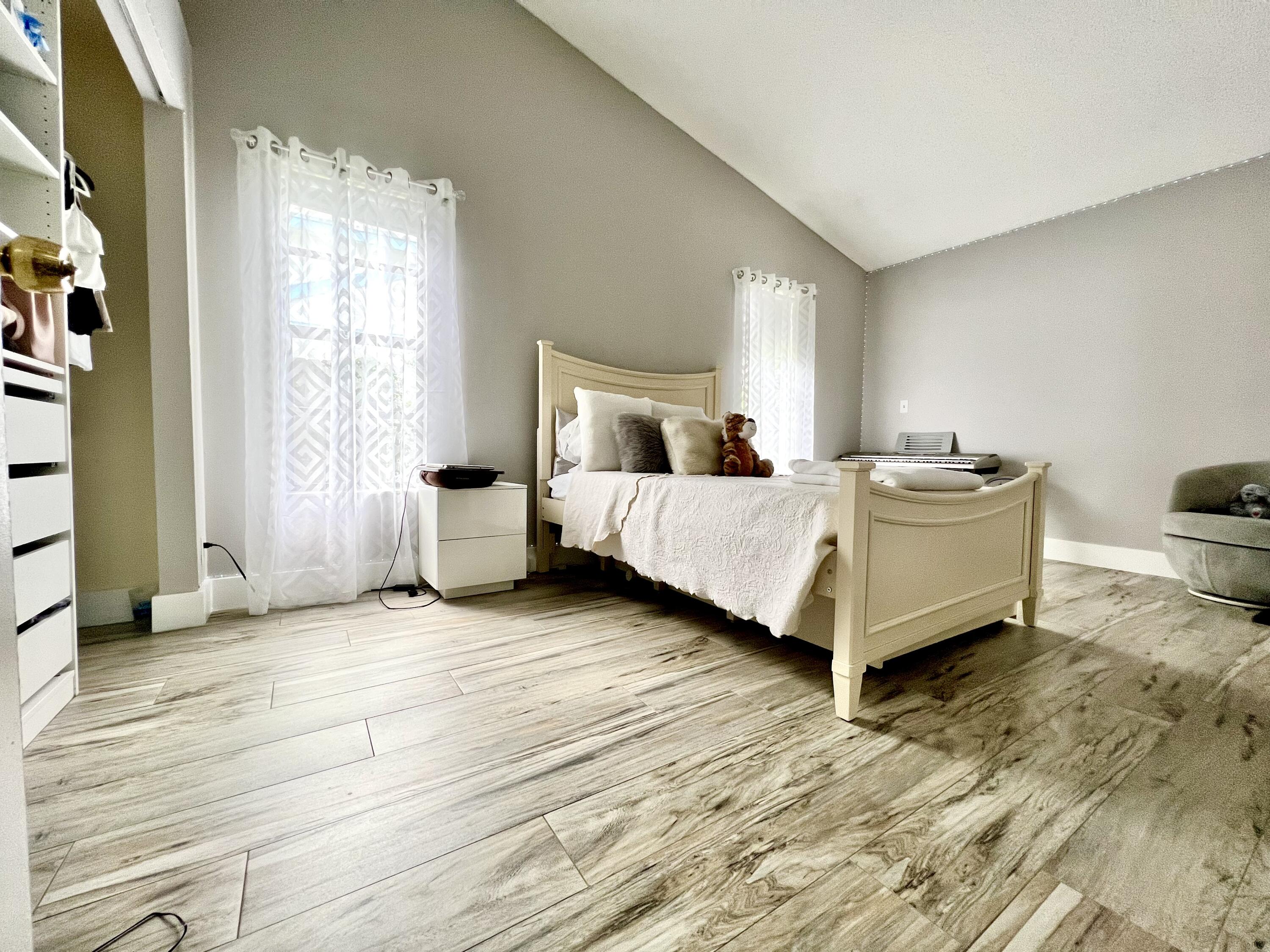 10545 Country Club Terrace Boca Raton, FL 33428 - Photo 15 of 34 10545 - Guest Bedroom - 2.3