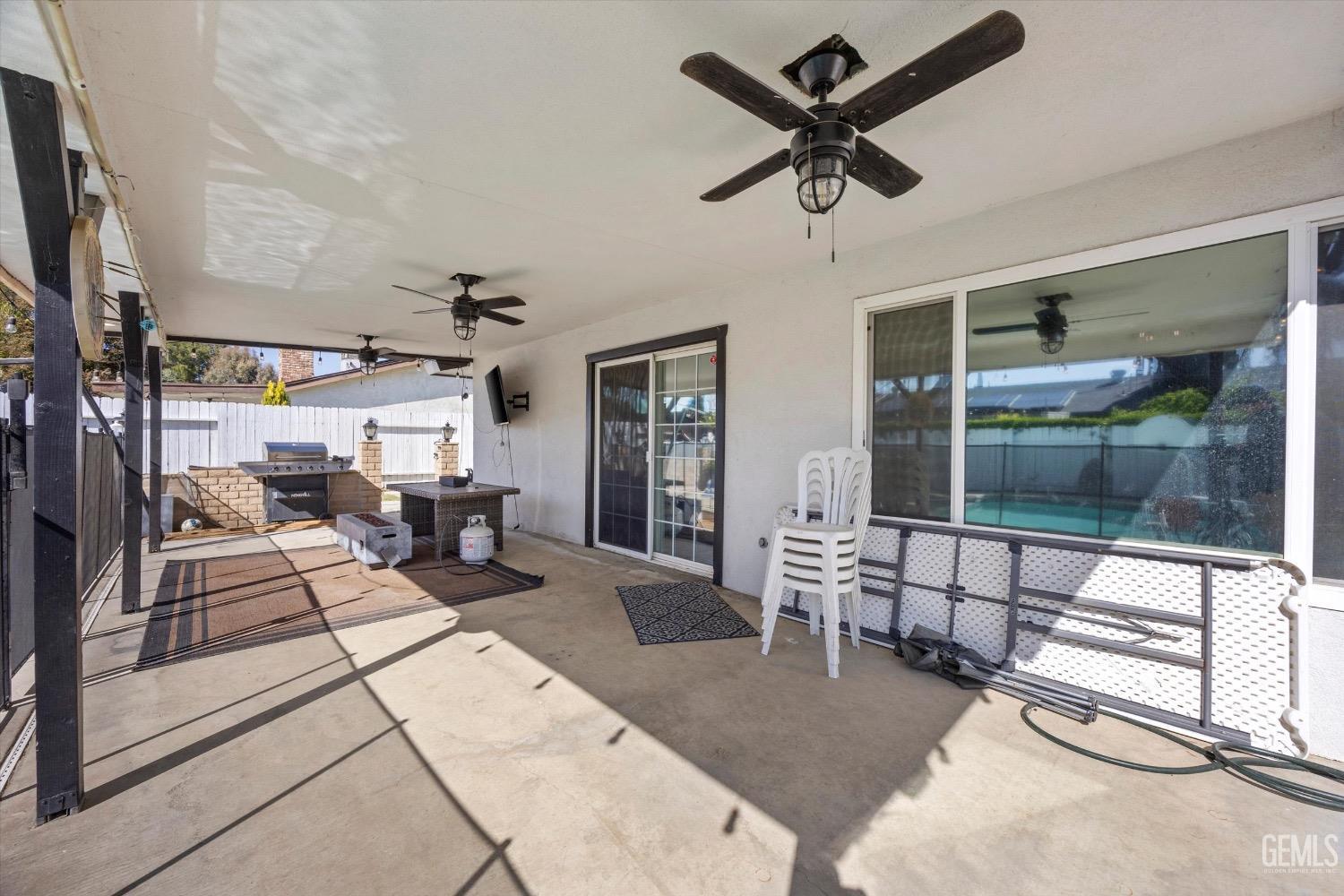 Undisclosed Address Bakersfield, CA 93309 - Photo 30 of 36 a living room with furniture