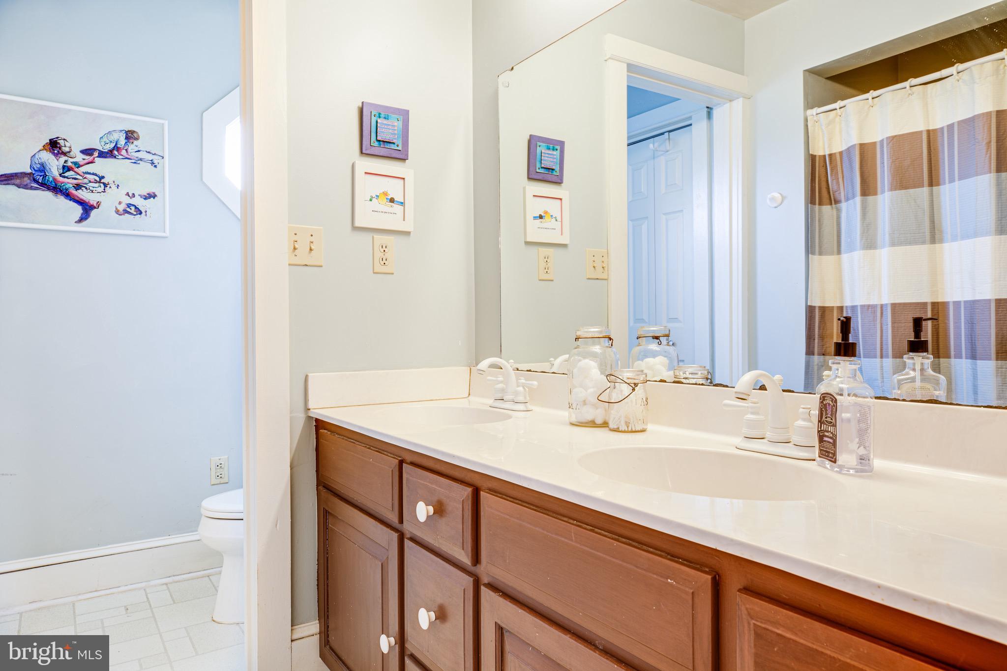 504 Poplar Road Fredericksburg, VA 22406 - Photo 32 of 61 Upstairs full bath with plenty of space