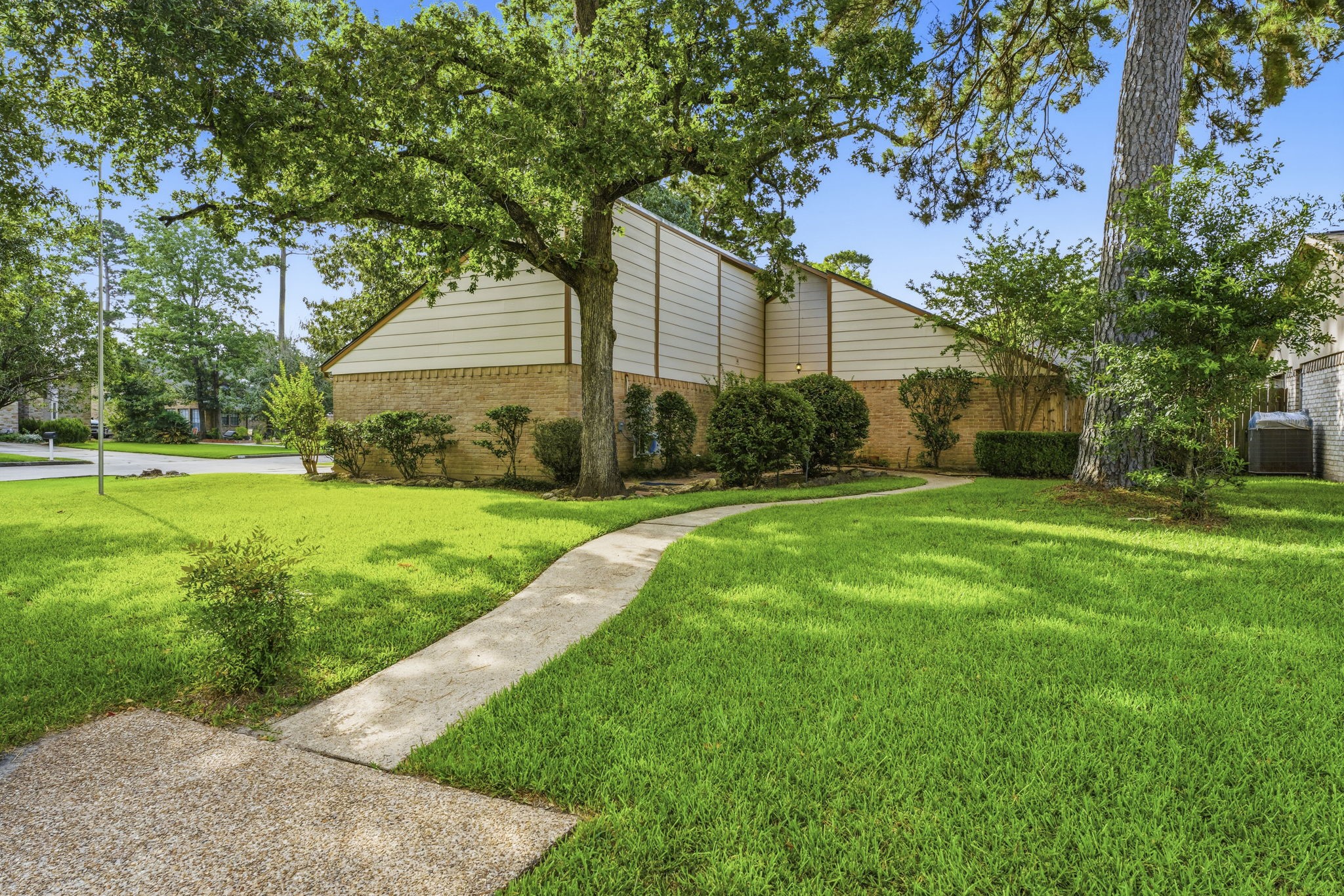 2718 Knollbrook Lane Spring, TX 77373 - Photo 4 of 48