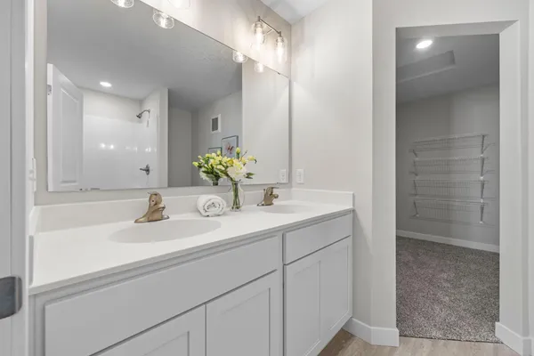 $424,860 | 2009 Goldenray Drive, Faribault, MN 55021