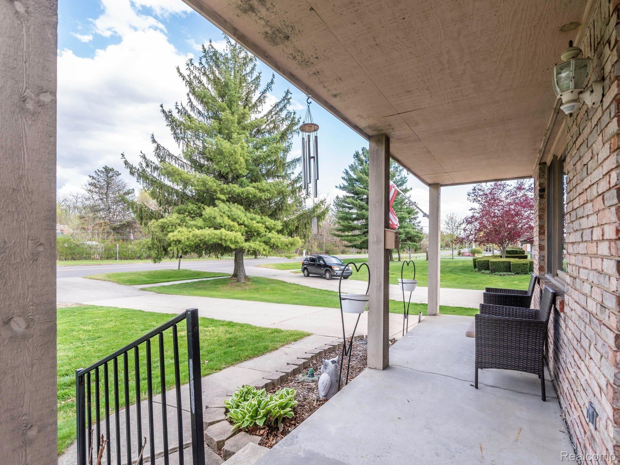 18235 Inkster Road Livonia, MI 48152 - Photo 39 of 49 016_58.jpg