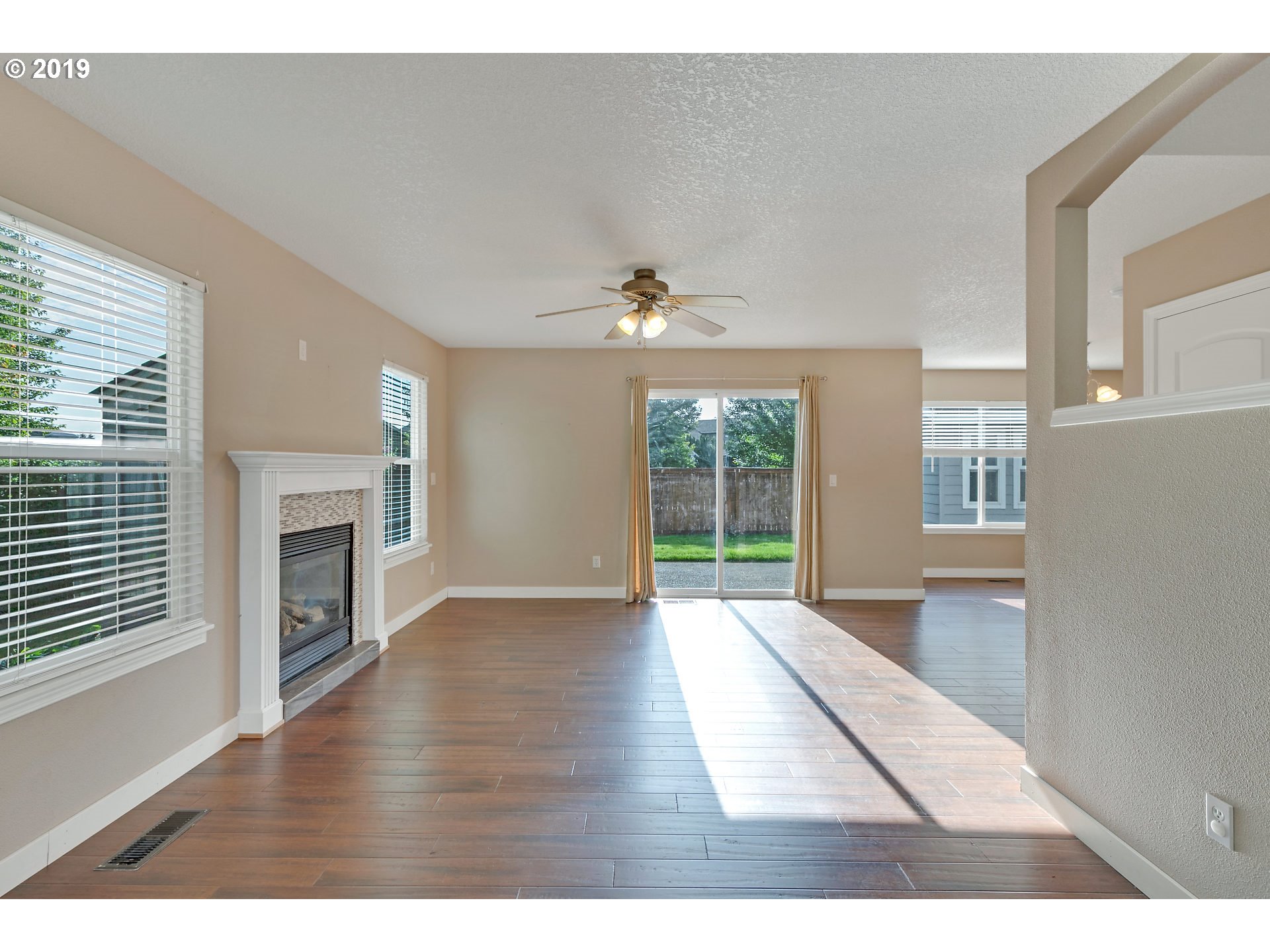 4466 5th Street Hubbard, OR 97032 - Photo 2 of 20 Gallery Image 2