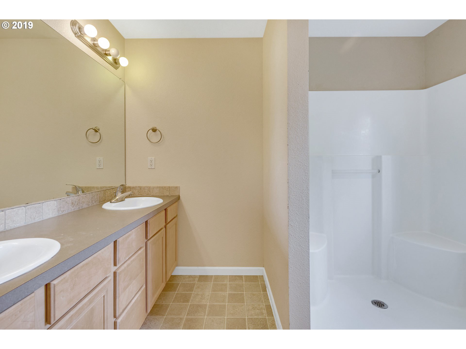 4466 5th Street Hubbard, OR 97032 - Photo 11 of 20 Gallery Image 11