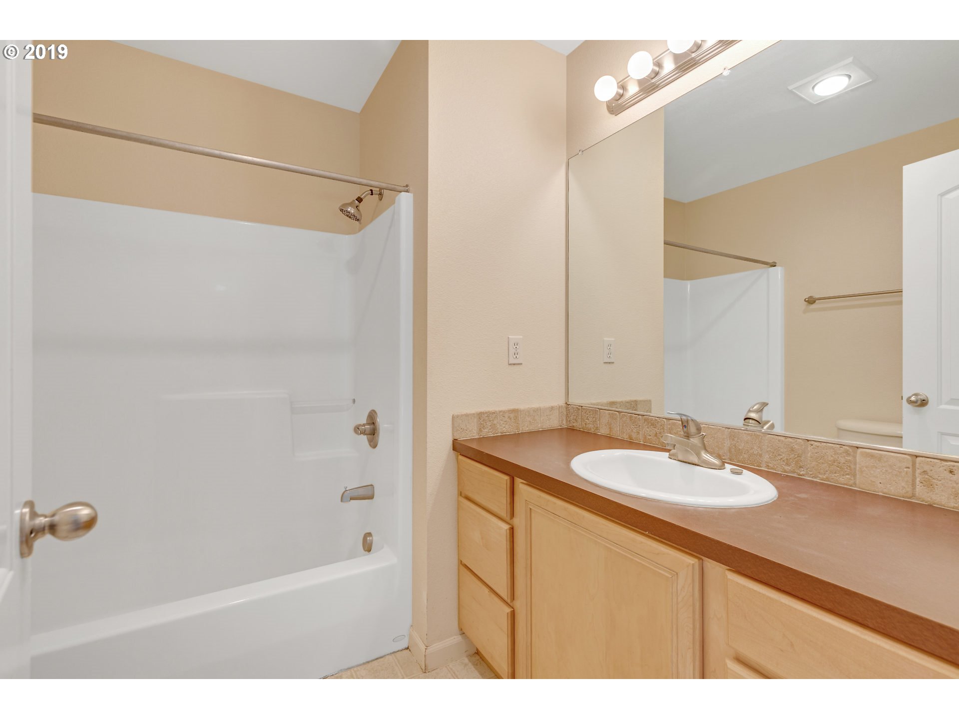 4466 5th Street Hubbard, OR 97032 - Photo 15 of 20 Gallery Image 15