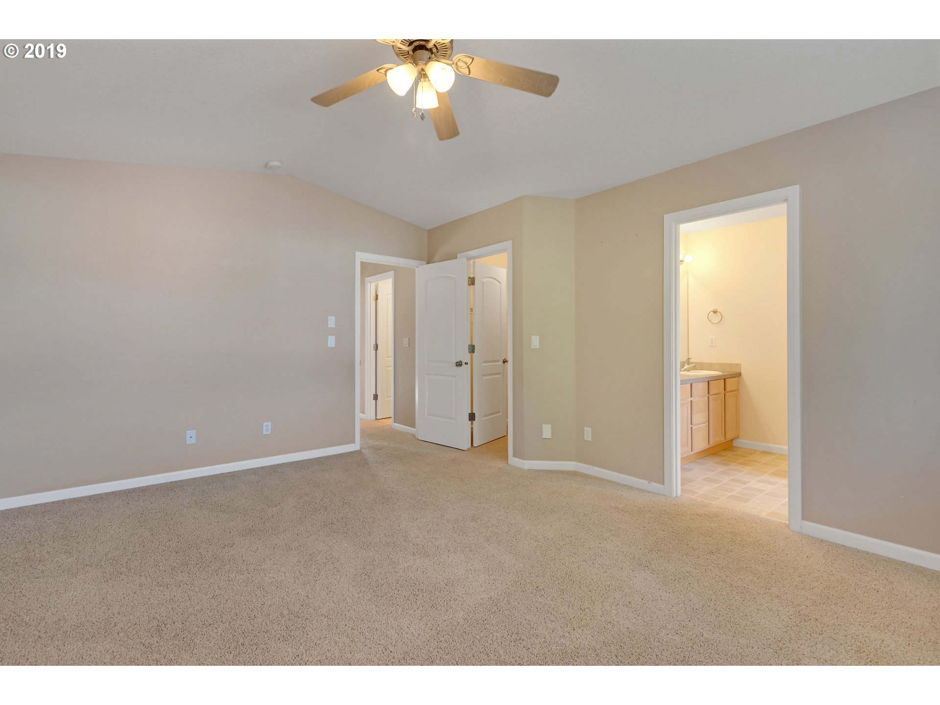 4466 5th Street Hubbard, OR 97032 - Photo 8 of 20 Gallery Image 8