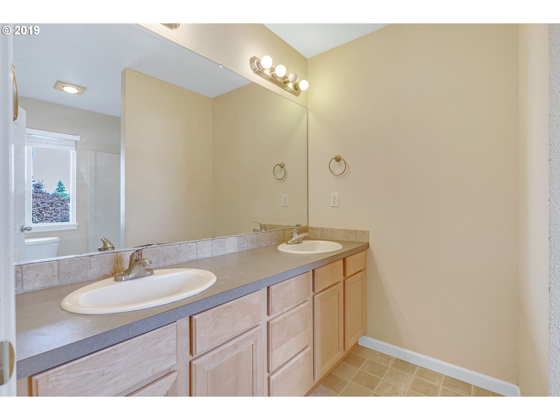 4466 5th Street Hubbard, OR 97032 - Photo 10 of 20 Gallery Image 10