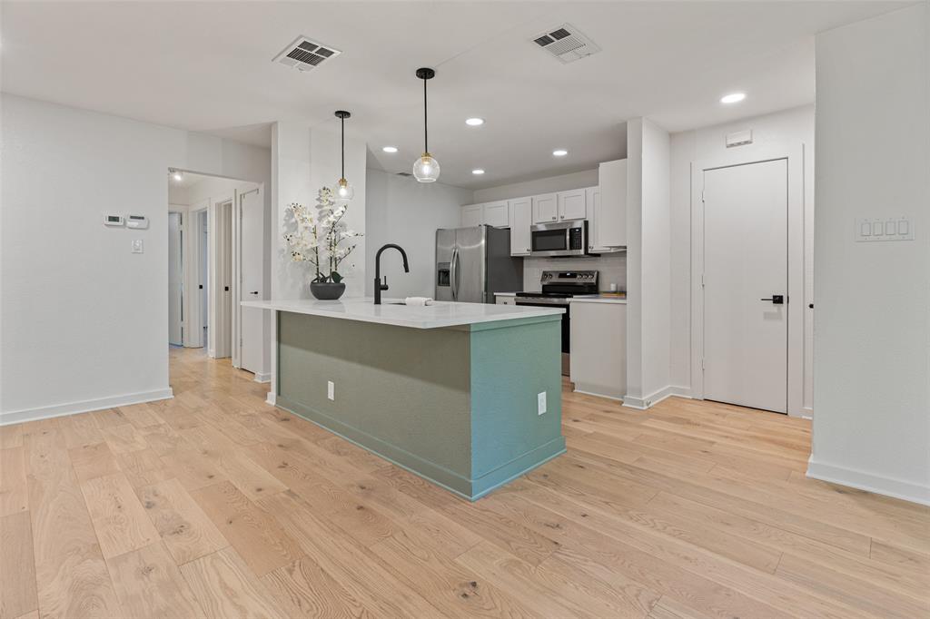 4777 Cedar Springs Road, Unit 3D Dallas, TX 75219 - Photo 7 of 29