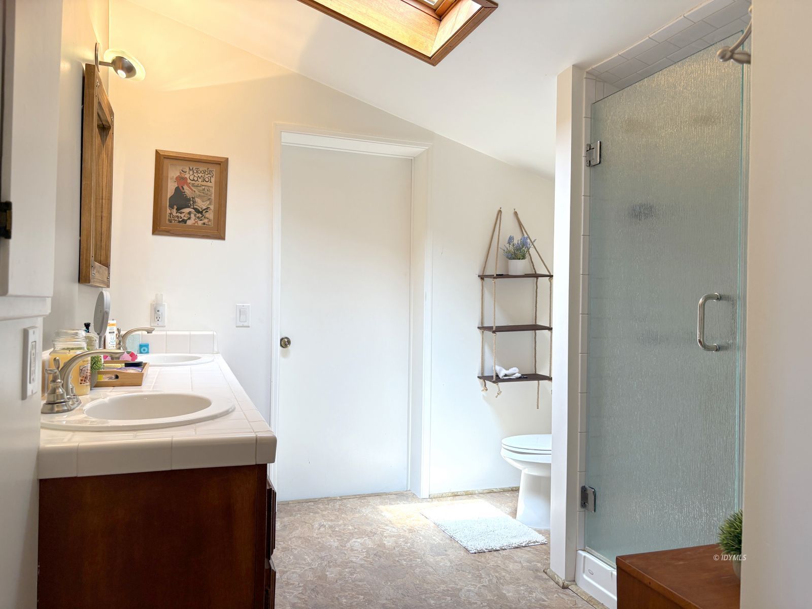 54440 Valley-View Idyllwild, CA 92549 - Photo 25 of 31 Primary Bathroom