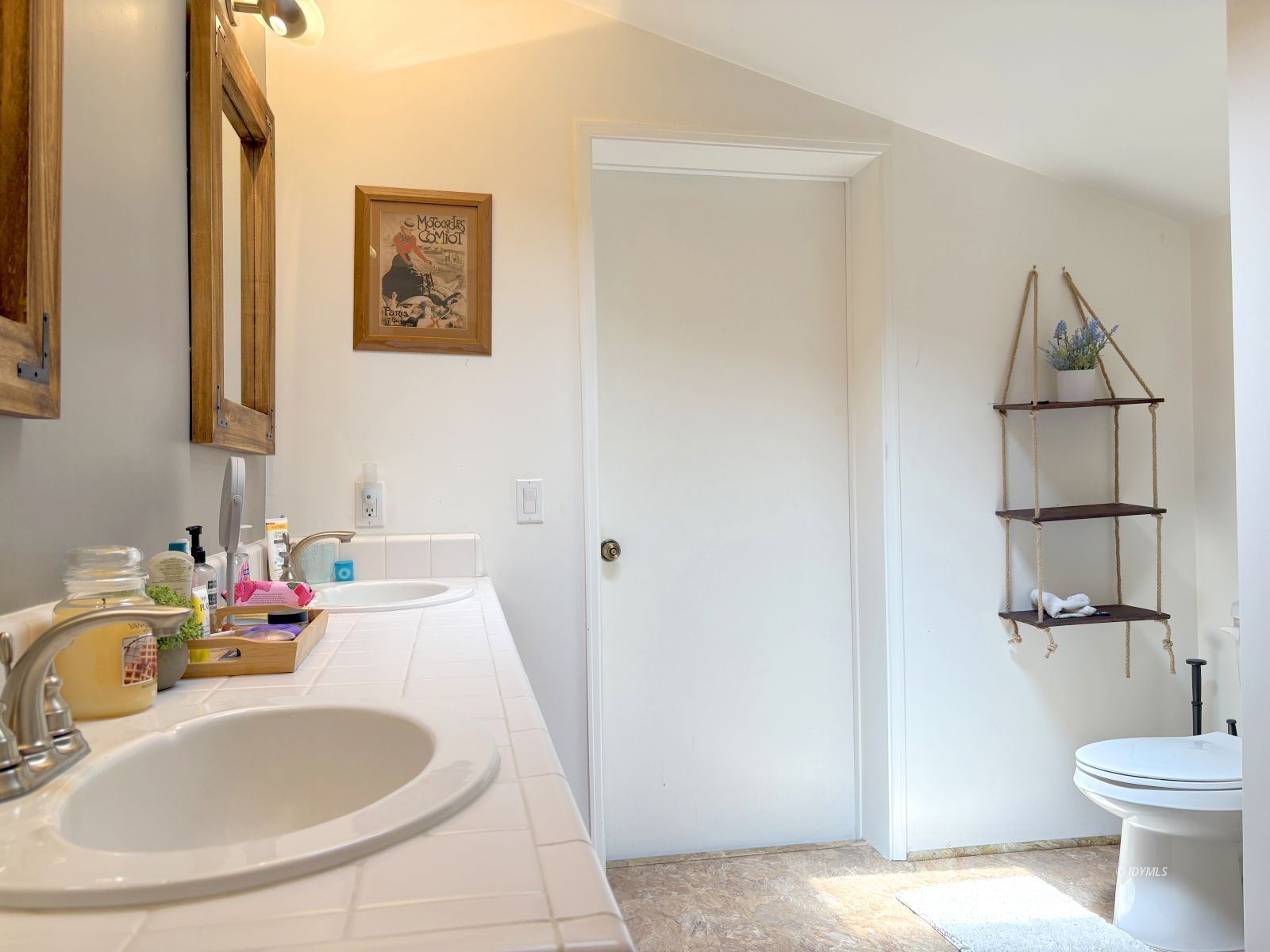 54440 Valley-View Idyllwild, CA 92549 - Photo 26 of 31 Primary Bathroom