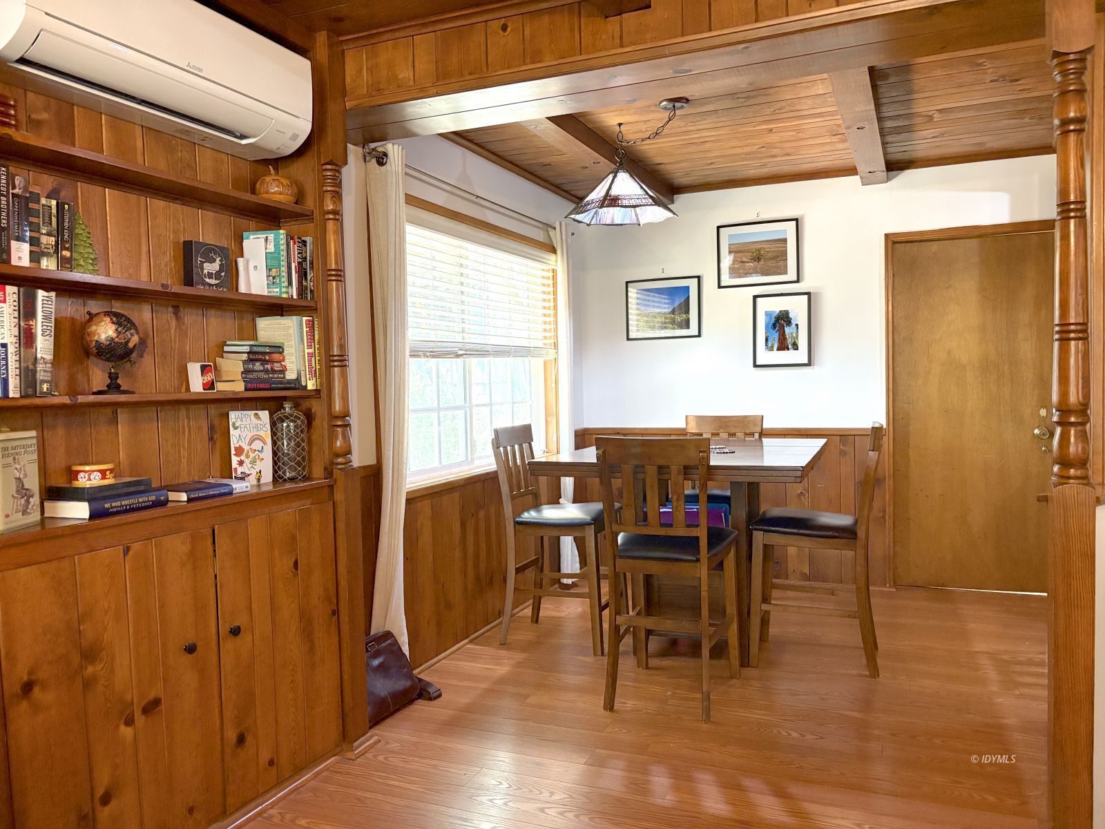 54440 Valley-View Idyllwild, CA 92549 - Photo 7 of 31 Dining Area