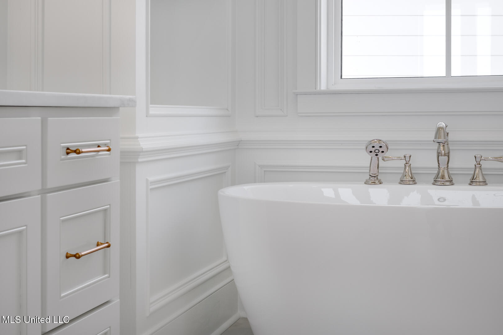 357 Butler Road Ocean Springs, MS 39564 - Photo 17 of 25 Bathroom